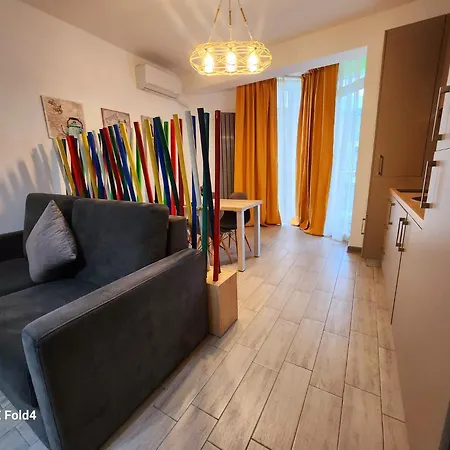 Lägenhet Azizi Luxury Blaxy Pool & Piscina Interioara Incalzita