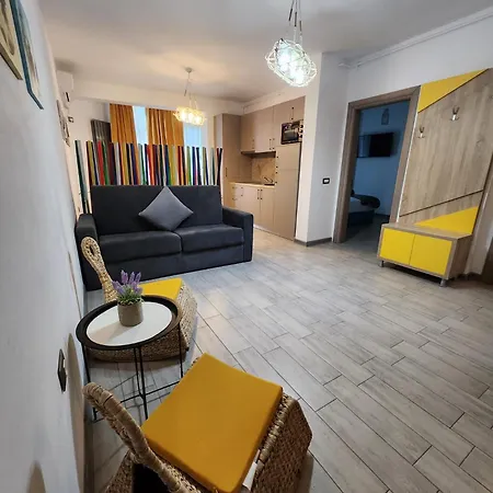 Azizi Luxury Blaxy Pool & Piscina Interioara Incalzita *