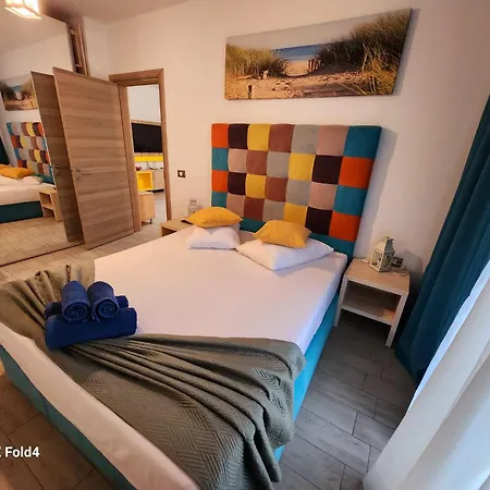Azizi Luxury Blaxy Pool & Piscina Interioara Incalzita Apartment Navodari